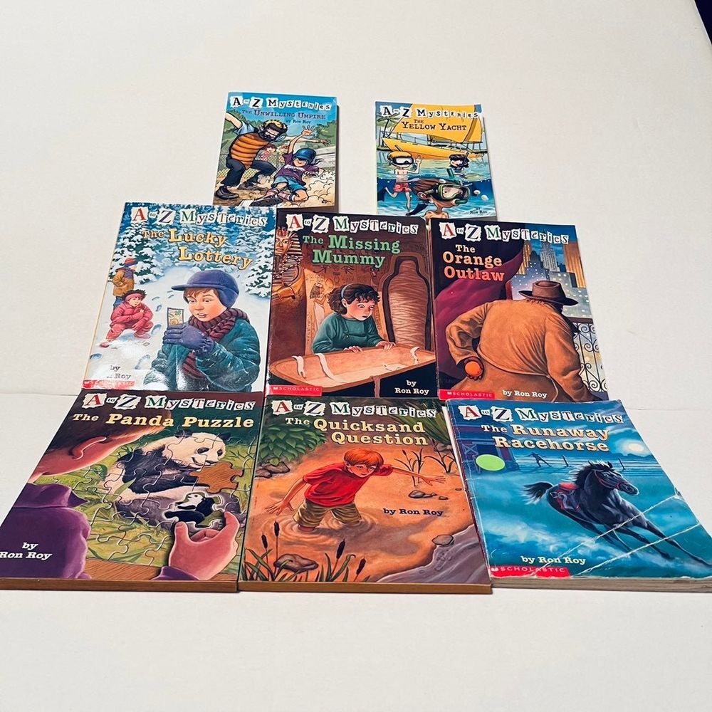 A to Z Mysteries Ron Roy Book‎ Bundle of Eight Preowned Children’s Fiction